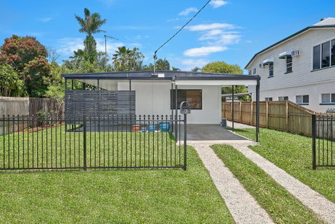 The Red Sparrow 2 - Tourism Cairns 0