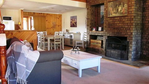 The Retreat On Matthew - Tourism Cairns 0