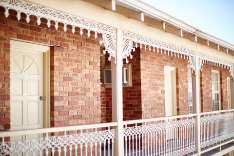 The Rose Hotel & Motel - Tourism Cairns 0