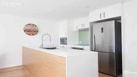The Shoal Apartments, Unit 202/4-8 Bullecourt Street - Tourism Cairns 1