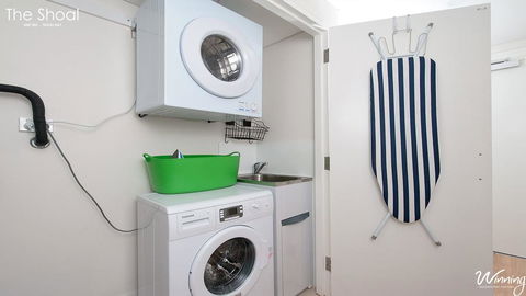 The Shoal Apartments, Unit 202/4-8 Bullecourt Street - Tourism Cairns 2