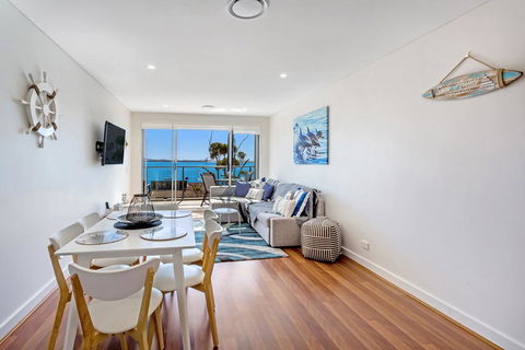 The Shoal Apartments, Unit 504/4-8 Bullecourt Street - Tourism Cairns 3