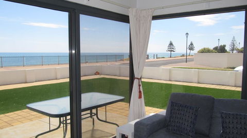 The Somerton Beach Retreat - Tourism Cairns 0