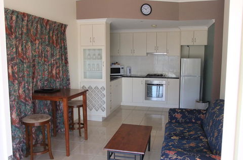 The Swagmans Rest Apartments - Tourism Cairns 3