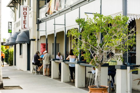 The Waterloo Bay Hotel - Tourism Cairns 1