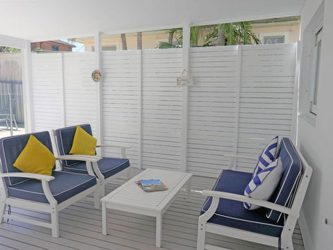 The White House', 25 Tomaree Road - Fantastic House With Pool, Linen FOXTEL & WII-U - Tourism Cairns 2