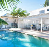 The White House' 25 Tomaree Road - fantastic house with pool linen FOXTEL  WII-U - Tourism Cairns