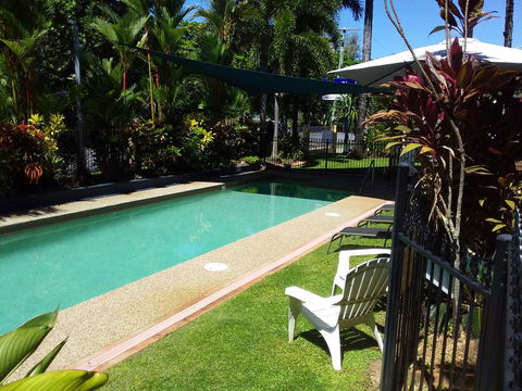 The York Beachfront Holiday Apartments - Tourism Cairns 1