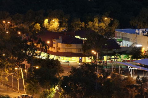 Todd Tavern - Tourism Cairns 0