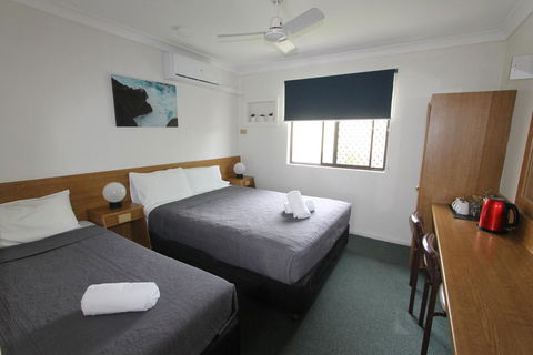 Toreador Motel - Tourism Cairns 3