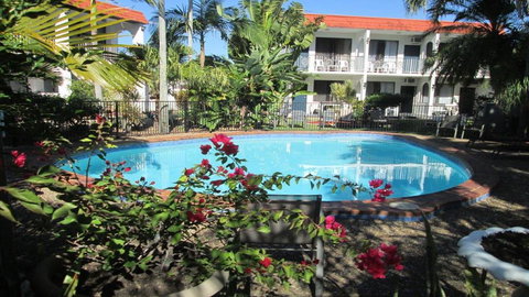 Tower Court Motel - Tourism Cairns 0