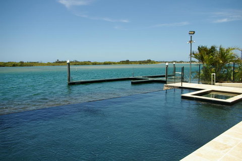 Trafalgar Towers - Tourism Cairns 0