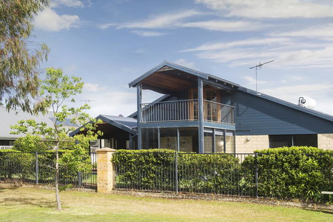 TRANQUILITY AT TROON - Tourism Cairns 1