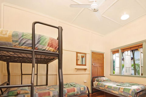 Travellers Oasis - Tourism Cairns 1