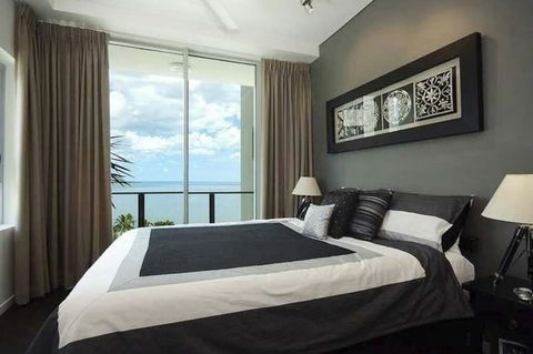 Trilogy On The Esplanade. Room With A View! - Tourism Cairns 1