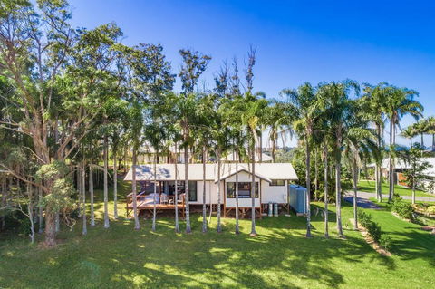 Triloka Lodges - Tourism Cairns 0