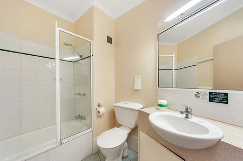 Tropical Queenslander - Tourism Cairns 1
