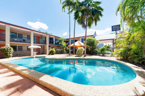 Tropical Queenslander - Tourism Cairns 0