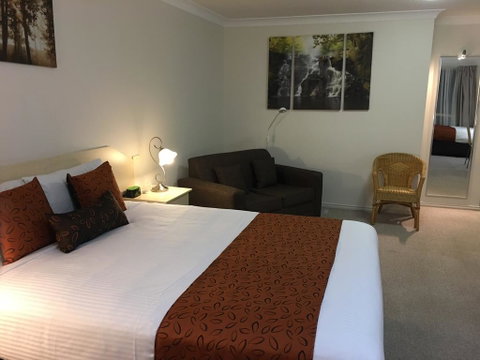 Tuckerbox Motor Inn - Tourism Cairns 0