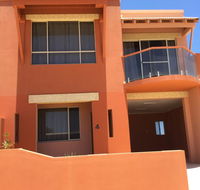 Tuscany Townhouse 3-4 - Tourism Cairns