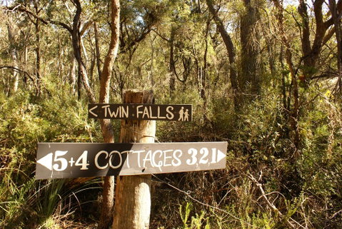 Twin Falls Bush Cottages - Tourism Cairns 3