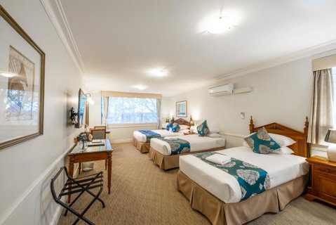 Twin Towers Inn - Tourism Cairns 1