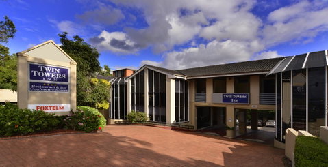 Twin Towers Inn - Tourism Cairns 0