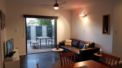 Two Bedroom Garden Apartment - Tourism Cairns 1