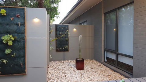 Two Bedroom Garden Apartment - Tourism Cairns 3