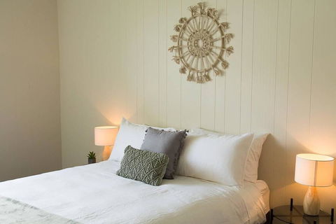 Two Bedroom Gem, Short Drive To MONA - Tourism Cairns 1