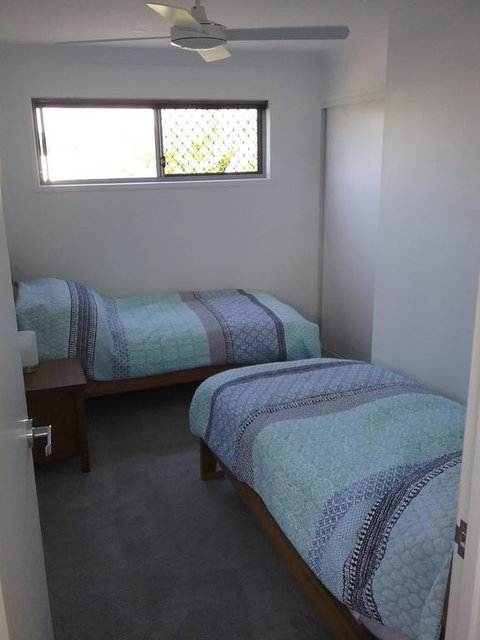 Two Bedroom Guesthouse Bundall - Tourism Cairns 1