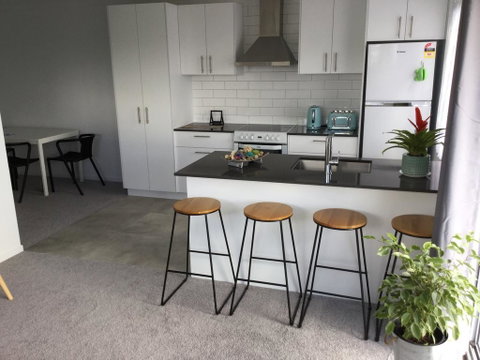 Two Bedroom Guesthouse Bundall - Tourism Cairns 0