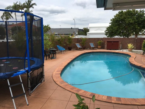 Two Bedroom Guesthouse Bundall - Tourism Cairns 2