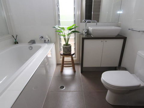 Two Sands Town House - Tourism Cairns 1