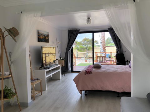 Unique Quiet Bungalow Little Bali Geelong - Tourism Cairns 1