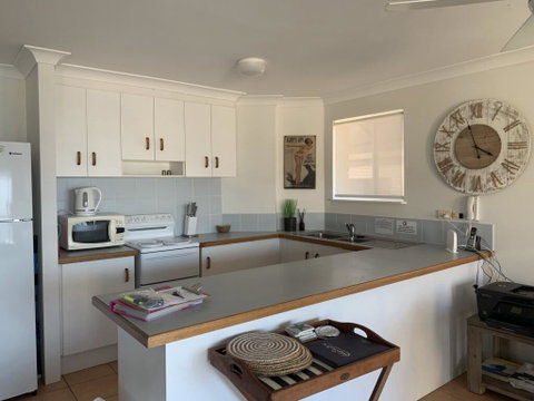 Unit 5 Sanctuary Shores, Kings Beach - Free Wifi! - Tourism Cairns 3