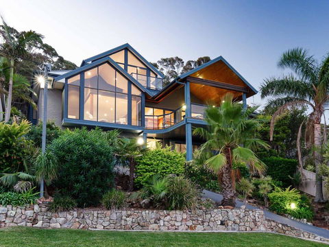 Venabu On Garuwa, 20 Garuwa Street - Spectacular House With Fabulous Views - Tourism Cairns 0