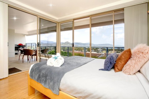 VIEWS ON ELSHEBY - Tourism Cairns 1