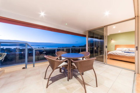 VIEWS ON ELSHEBY - Tourism Cairns 2