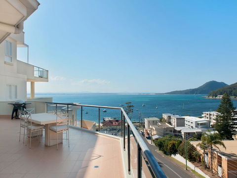 Views, Views & More Views, Sub-Penthouse In Shoal Bay - Tourism Cairns 2