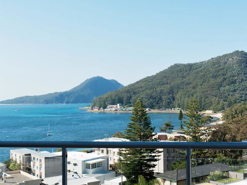 Views, Views & More Views, Sub-Penthouse In Shoal Bay - Tourism Cairns 0