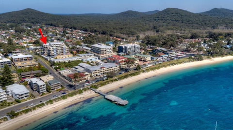 Views, Views & More Views, Sub-Penthouse In Shoal Bay - Tourism Cairns 3