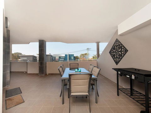 Villa Serene @ Fingal Bay - Tourism Cairns 3