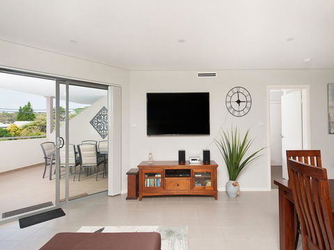 Villa Serene @ Fingal Bay - Tourism Cairns 0