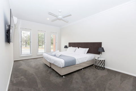 Wagga Apartments #2 - Tourism Cairns 3