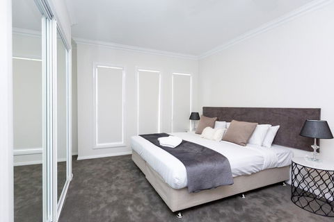 Wagga Apartments #3 - Tourism Cairns 0