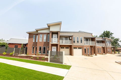 Wagga Apartments #4 - Tourism Cairns 0