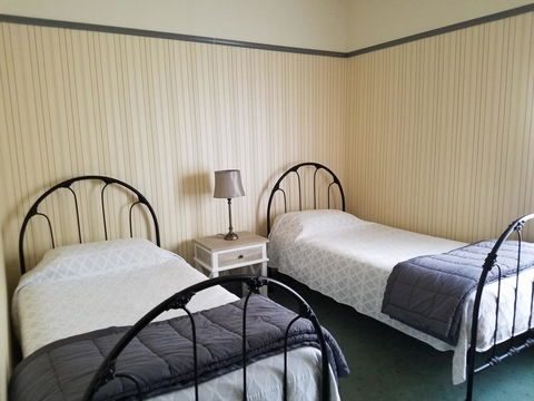 Wagga Wagga Country Cottages - Tourism Cairns 3