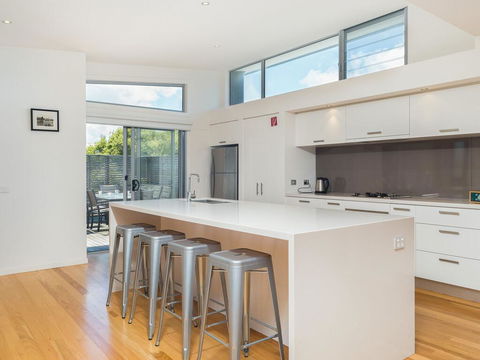 Waikiki Dream - Tourism Cairns 3