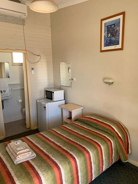 Walgett Motel - Tourism Cairns 1